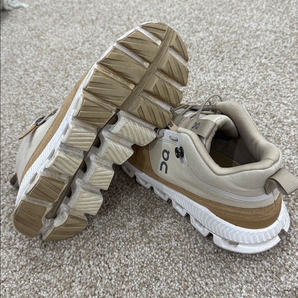 OnCloud Speedboard Running Women's Beige and White Athletic Shoes - Picture 2 of 6